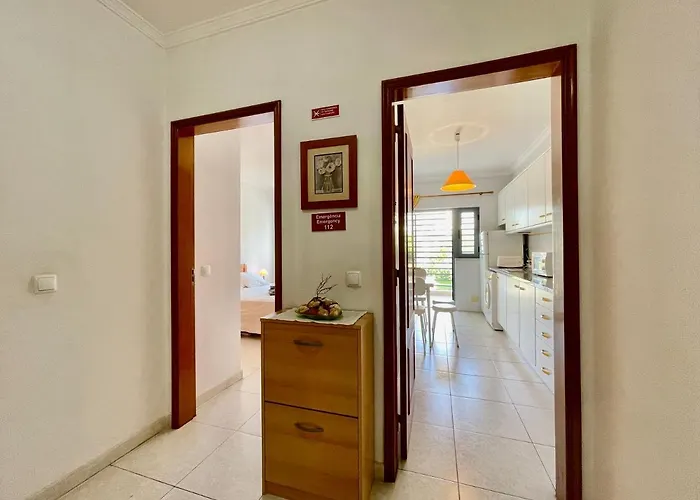 Apartmán Ja - With Pool, Parking And Terrace